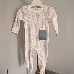 Tres Beau et Belle | Pima Cotton Footie - Cream Floral